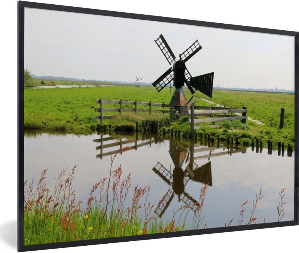 MuchoWow Gerahmtes Poster Kleine traditionelle Mühle 30x20 cm - Poster mit Schwarzem Bilderrahmen Wandposter Rahmen Foto Bilder - Kunstdruck - B...