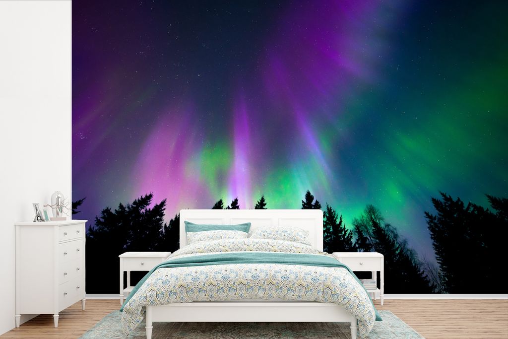 MuchoWow Fototapete für Wohnzimmer oder Schlafzimmer Wandtapete Vinyl Motivtapete Nordlichter - Himmel - Nacht - Baum - 420x280 cm - Zimmer für...