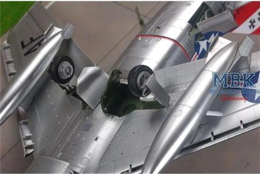 F-86D Sabre Dog Kitty Hawk KH32007 : maquette 1/32 ultra détaillée