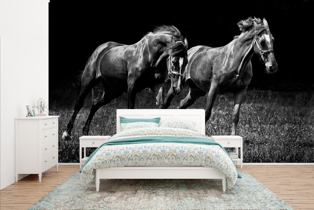 MuchoWow Fototapete für Wohnzimmer oder Schlafzimmer Wandtapete Vinyl Motivtapete Pferde - Gras - Schwarz - Weiß - 400x240 cm - Gemustert