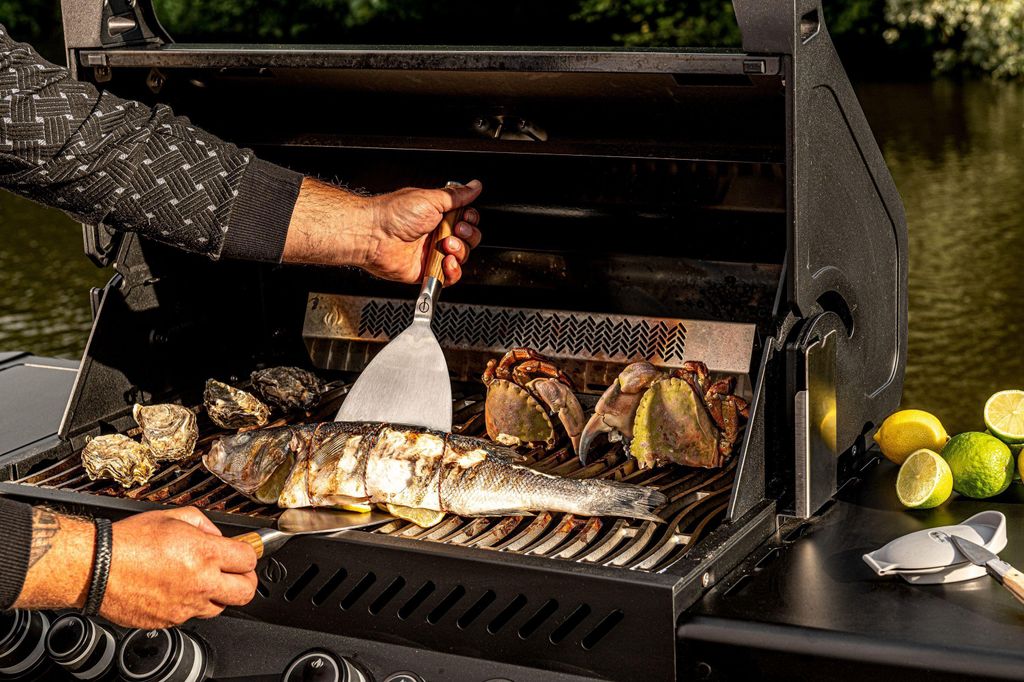 Plancha Spatel Forged Churrasco, Edelstahl S, 34,5 x 16,5 x 4,55 cm, Olivenholzgriff