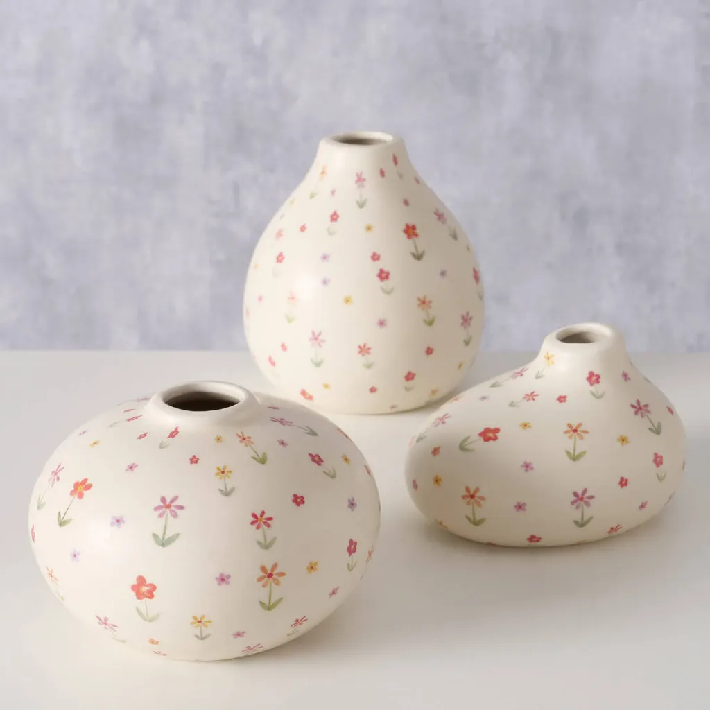 Petit vase à fleurs BLÜMI au design fleuri printanier, hauteur 15cm