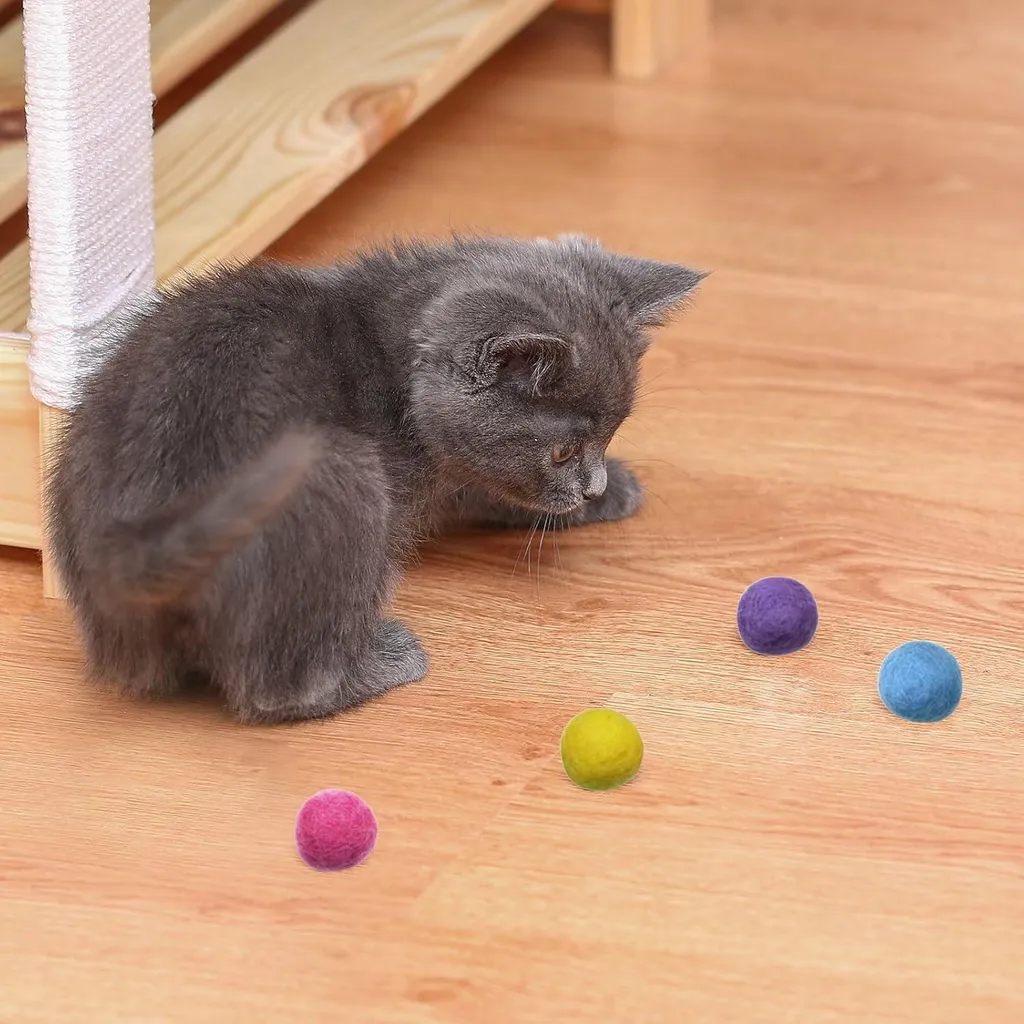 Balles de Feutre pour Chats et Chatons : 12 Pièces pour le Jeu Actif