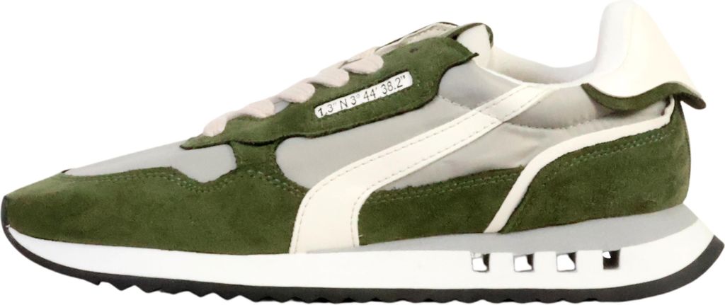 Sneakers mit Schnürsenkeln