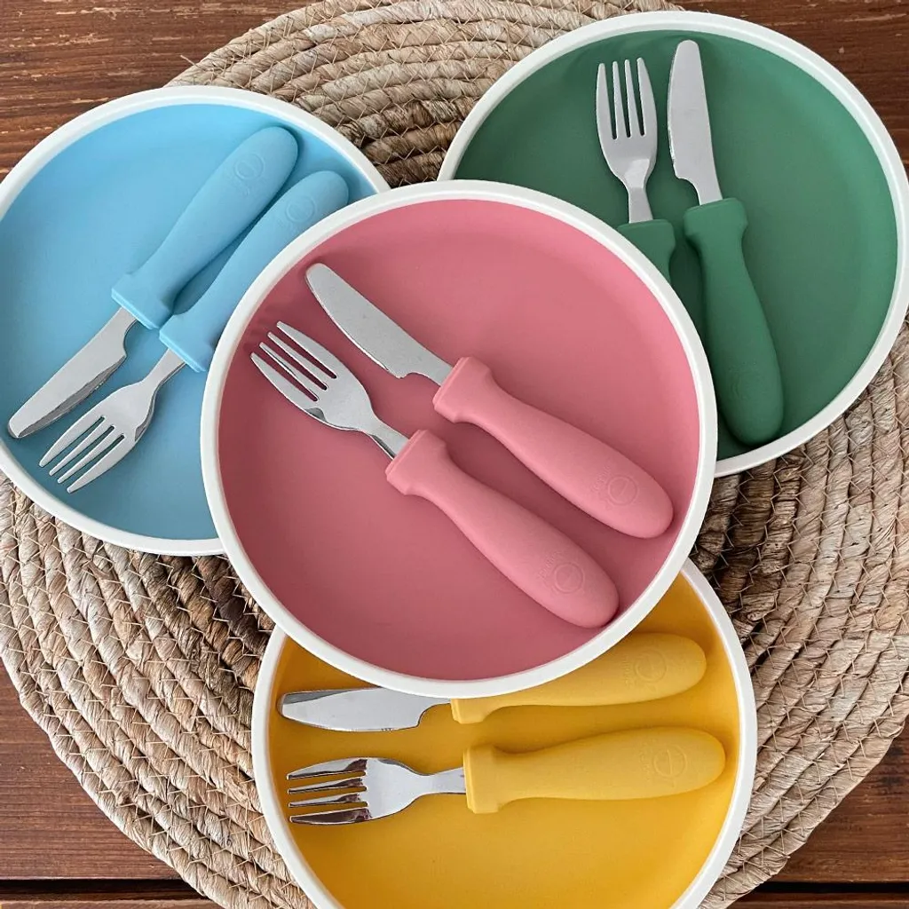 Vaisselle pour enfants en silicone durable jaune avec couverts ergonomique - 3
