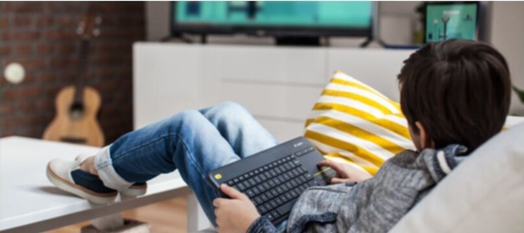 Bezprzewodowa klawiatura dotykowa Logitech K400 Plus czarna Zdjęcie produktu 18