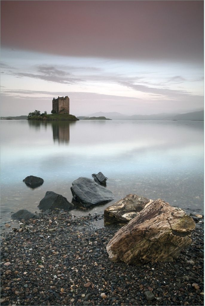 Wallario Poster - Schloss in Schottland, Kunstdruck Größe: 61 x 91,50 cm