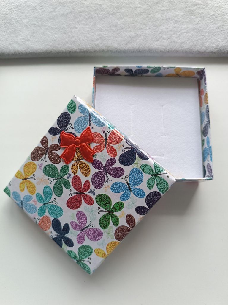 scatola quadrata colorata farfalla scatola regalo fiocco Immagine del prodotto 