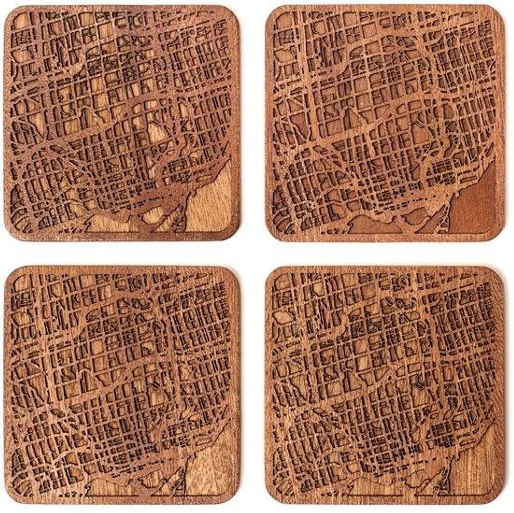 Set de 4 sous-verres en bois de sapelli gravés avec plan de ville
