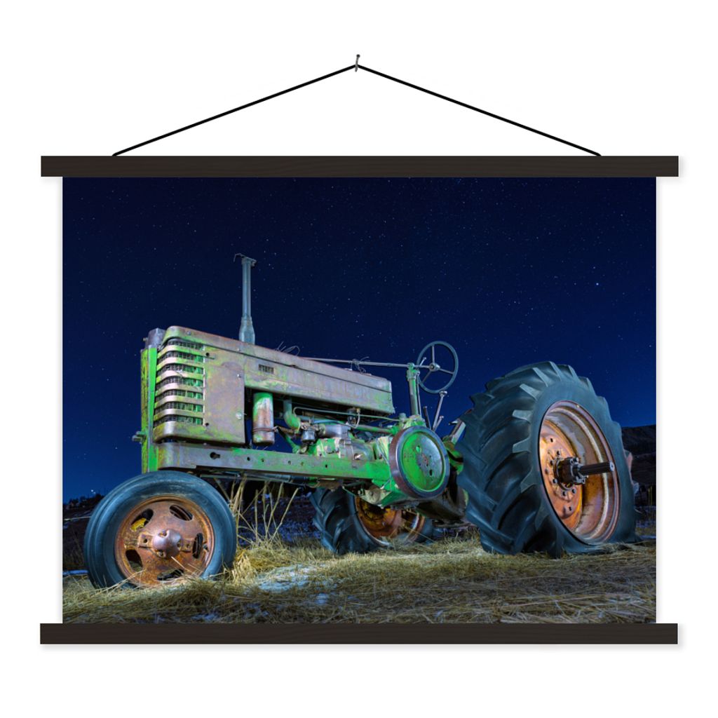 MuchoWow Textilposter Traktor - Grün - Sternenhimmel - Bauernhof - Nacht 150x113 cm mit holzfarbenen Rahmen - Poster