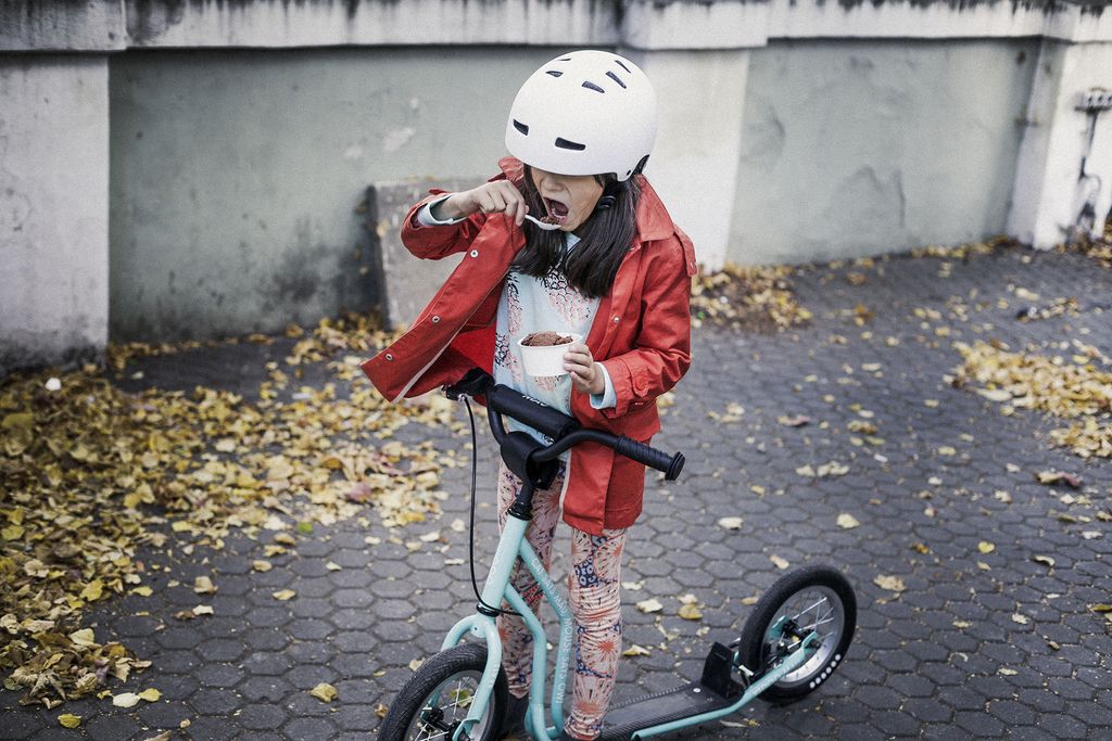 Yedoo Mau Kinder Roller Scooter Tretroller - für Kinder ab 4 Jahre, mit Luftreifen 12/12, Reflexelementen und verstellbarem Lenker Limette