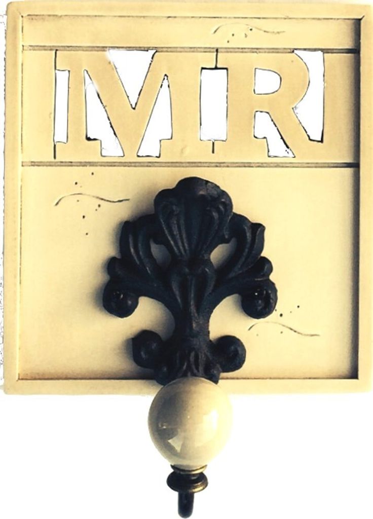 Wandhaken im Antik Style - Haken - Mister - MR - Porzellankopf creme