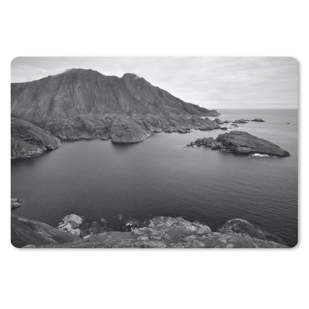 MuchoWow Schreibtischunterlage Skandinavische Küste schwarz-weiß Fotodruck 60x40 cm - XXL Mauspad - Großes Mauspad