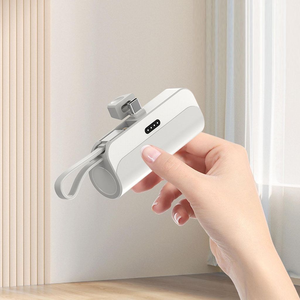 Mini-Tragbares Ladegerät Multifunktional Integriertes Kabel für IOS-Schnittstelle Typ C 2-in-1 Mini-USB-C-Powerbank für Notfälle