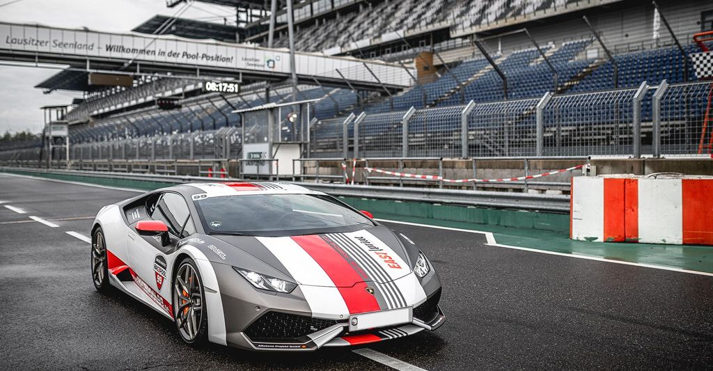 mydays Lamborghini selber fahren ab 14 Jahre (4 Rd.); Erlebnis verschenken oder selbst erleben; Gutschein für 1 Person(en)
