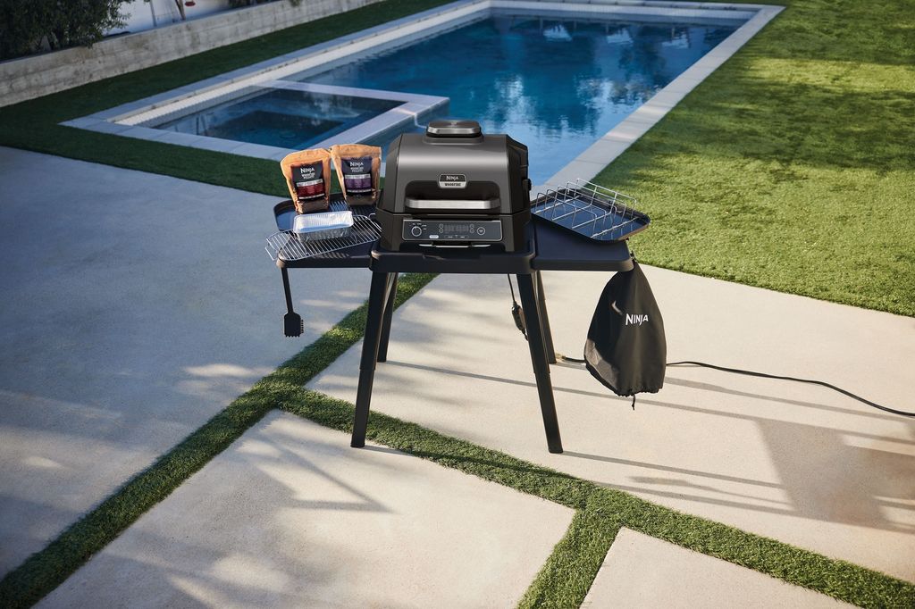 Ninja Woodfire Pro XL Elektrogrill Set Ständer Abdeckung Produktbild 1