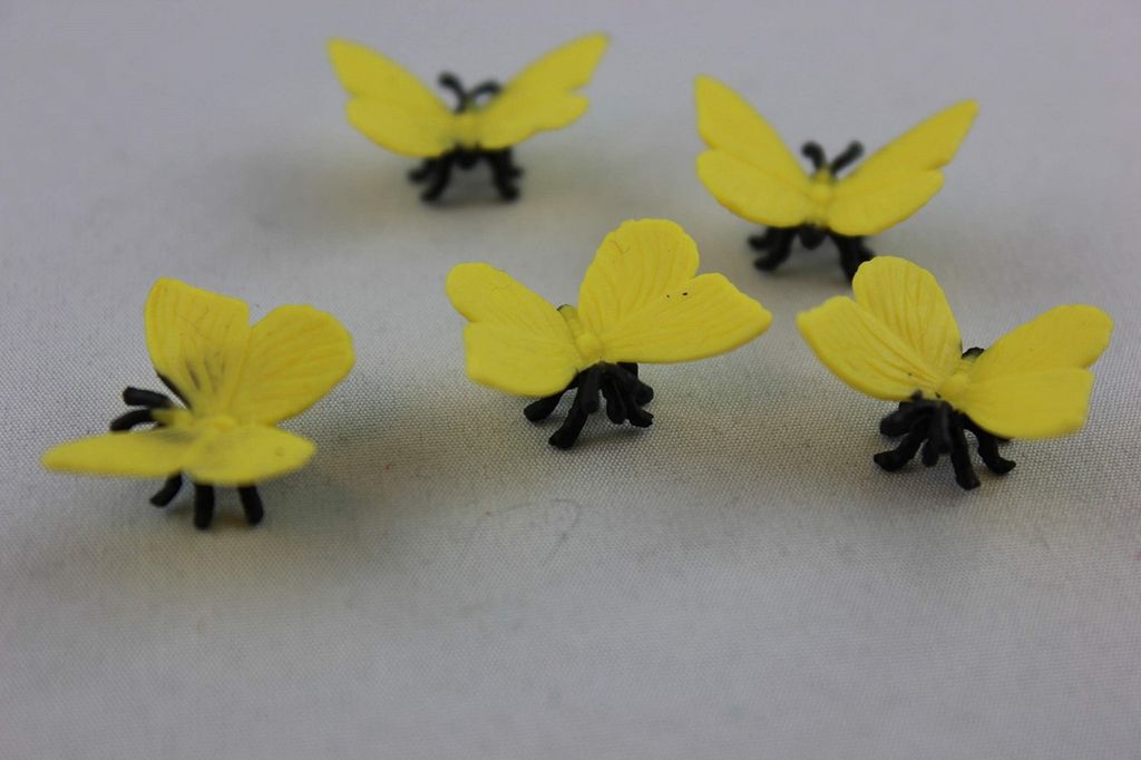 Safari - 340522 - Good Luck Minis, Glücksminis, Schmetterling, gelb, PVC, 2,5cm, 5 Stück