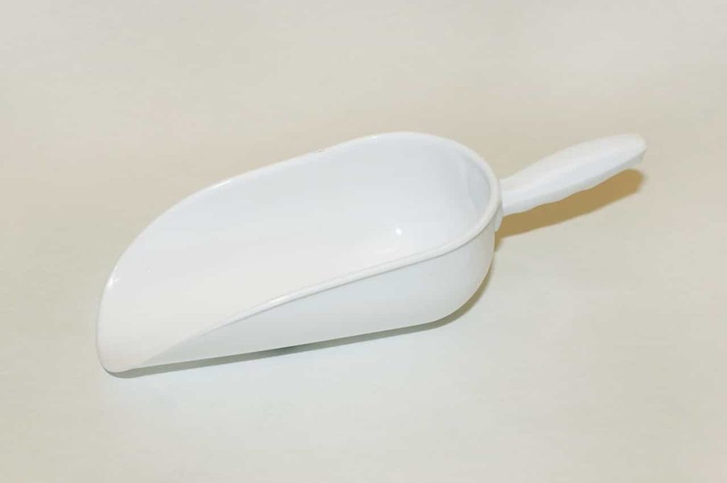 Pelletschaufel zum Auffüllen des Pellettanks am Pelletofen