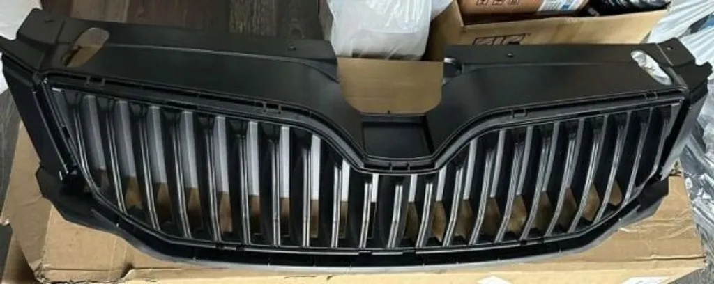 Grille de Calandre BLIC 6502-07-7522996P pour Octavia III 5E 5E0853653A9B9