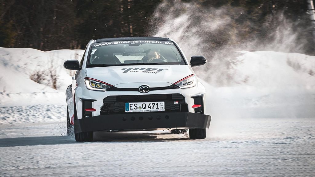 Jochen Schweizer Winter Drift Training im Thomatal; Erlebnis verschenken oder selbst erleben; Gutschein gültig für 1 Person Gruppengröße zwisch...