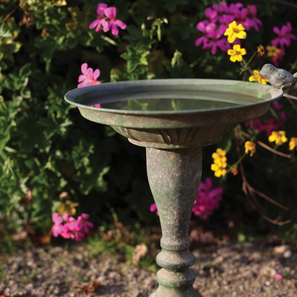 Esschert Design Aged Metal Grün Vogeltränke auf Fuß; AM80 Produktbild 7