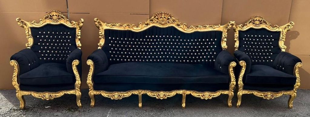 Casa Padrino Barock Wohnzimmer Set Schwarz / Gold - 1 Barock Sofa & 2 Barock Sessel - Barock Möbel - Barock Wohnzimmer Einrichtung - Wohnzimmer M...