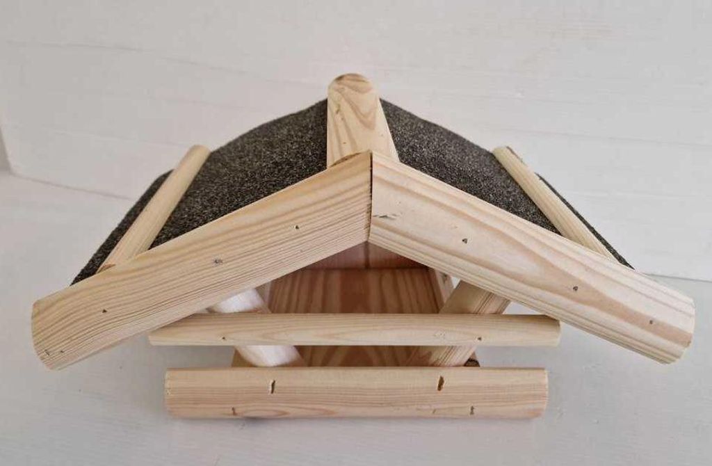 Vogelhaus Lea aus naturbelassenem Holz zum Hängen oder Stellen, 33 x 20 x 20 cm