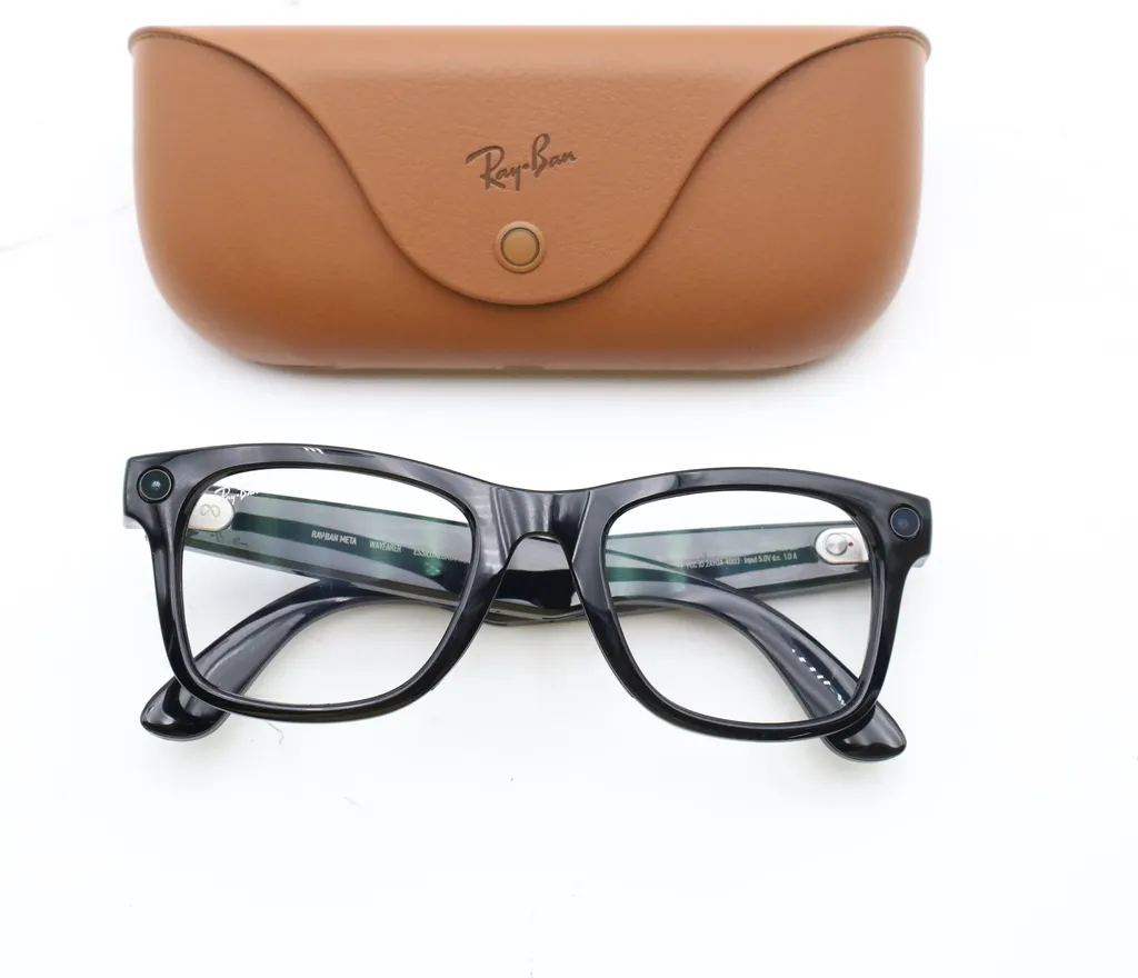 Ray-Ban Meta Wayfarer RW4008 Noir Brillant : Filmez vos mains libres