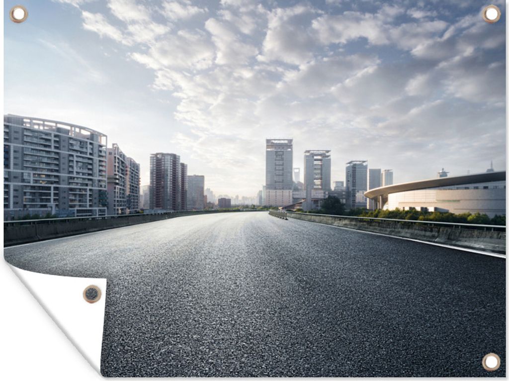 MuchoWow 80x60 cm Outdoor-Poster Gartendeko Sichtschutz Garten Poster für den Garten Eine graue Straße mit Blick auf einen Teil einer Stadt