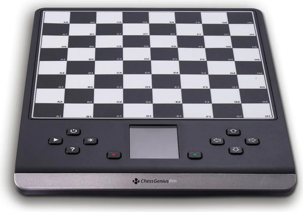 Apprendre et Progresser aux Échecs avec le Millennium Chess Genius Pro 2024 - 4