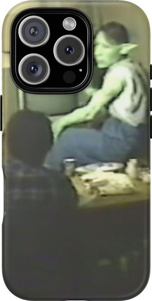 Gemütliche Vintage-Szene mit Elfenfigur – Hülle Kompatibel mit iPhone 16 Pro