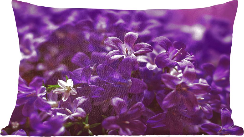 MuchoWow Zierkissen Sofakissen Wohnzimmer Dekokissen 60x40 cm Kleine lila Blume - Kopfkissen - Polster mit Foto