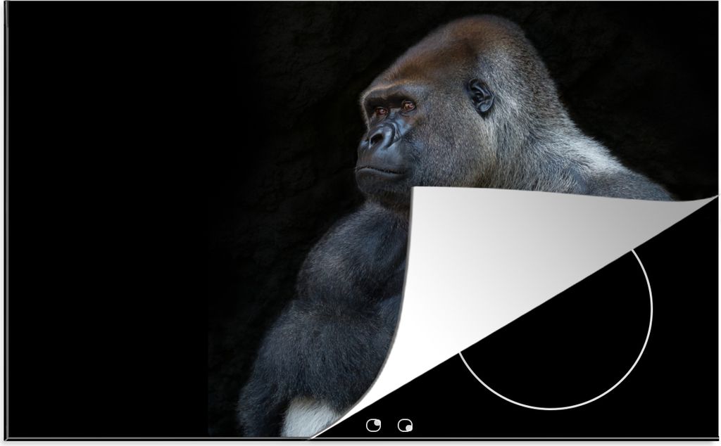 KitchenYeah Herdabdeckplatte Ein muskulöser Gorilla auf schwarzem Hintergrund , 78x52cm, Küche Deko, Glaskeramikkochfeld Herdabdeckung, Abdeckp...