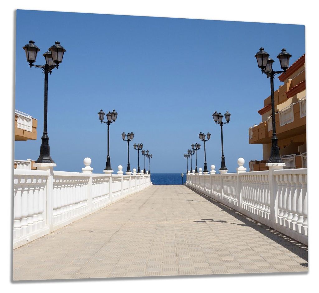 Wallario Herdabdeckplatte aus Glas, Größe 60 x 52 cm 1-teilig, Motiv Promenade mit Blick aufs Meer
