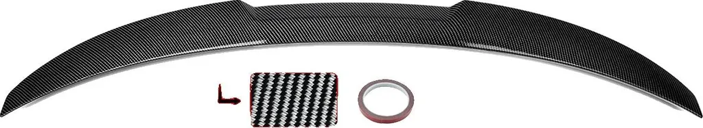 Aileron arrière aérodynamique finition carbone pour voiture coupé sport