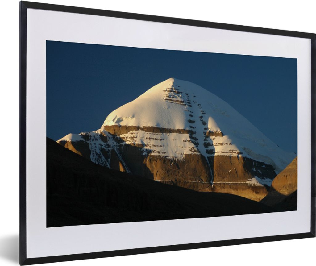 MuchoWow MuchoWow Gerahmtes Poster Sonnenstrahlen, die auf den Gipfel des Berges Kailash in Tibet fallen 60x40 cm - Poster mit zchwarzem Bilder...
