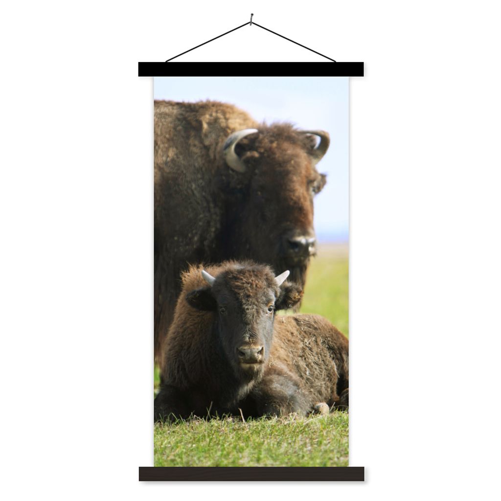 MuchoWow Textilposter Büffel - Gras - Kalb 60x120 cm mit schwarzem Rahmen - Magnete