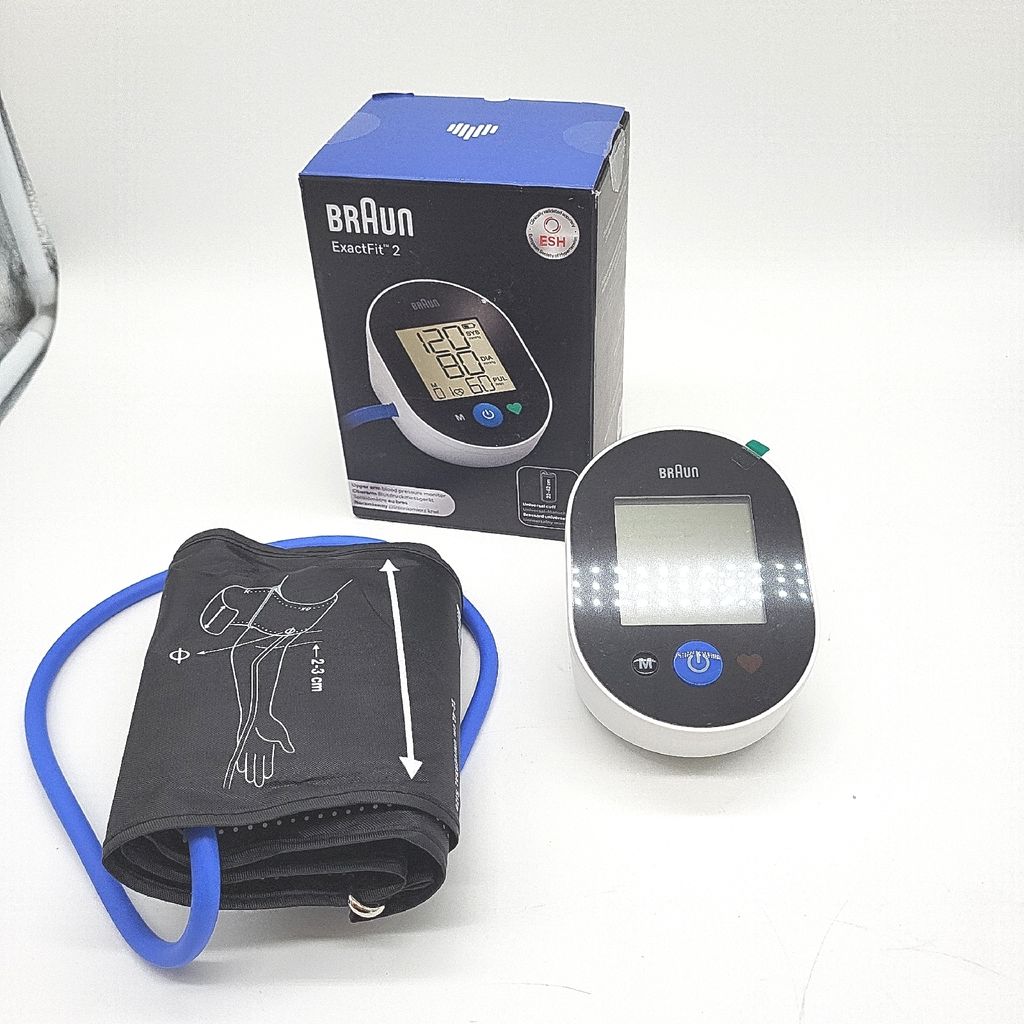 Braun ExactFit™ 2 Oberarm-Blutdruckmessgerät | Klinisch Produktbild 