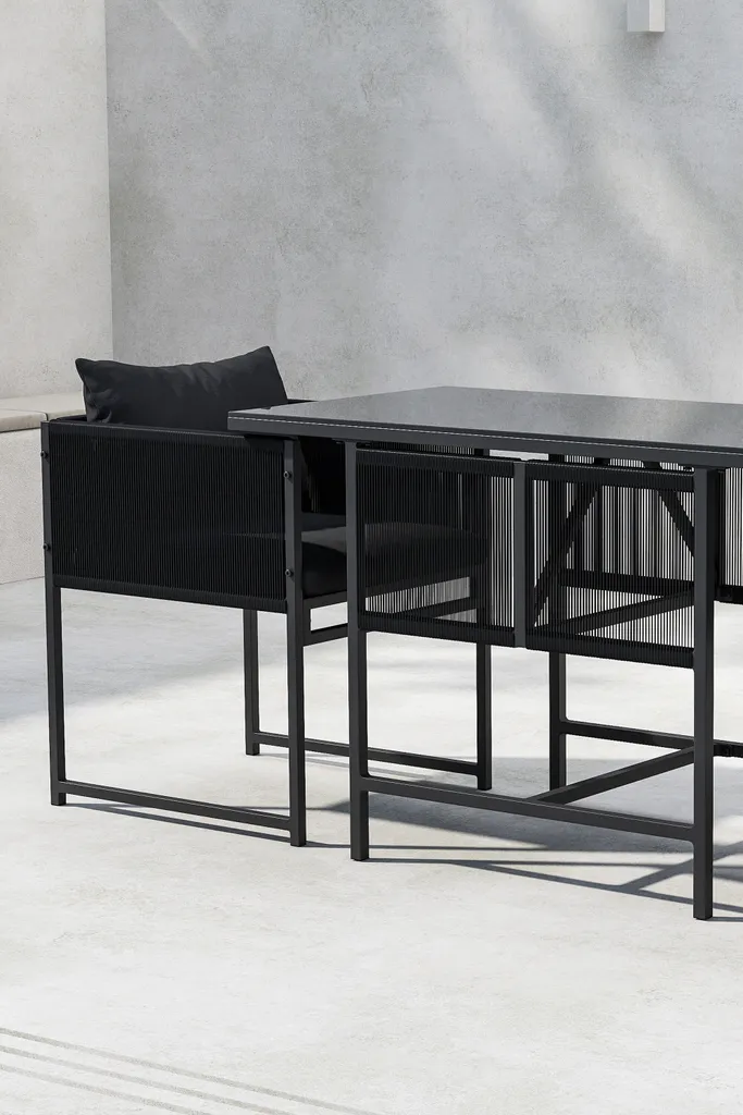 Petit ensemble de salle à manger table et 2 chaises noires pour studio