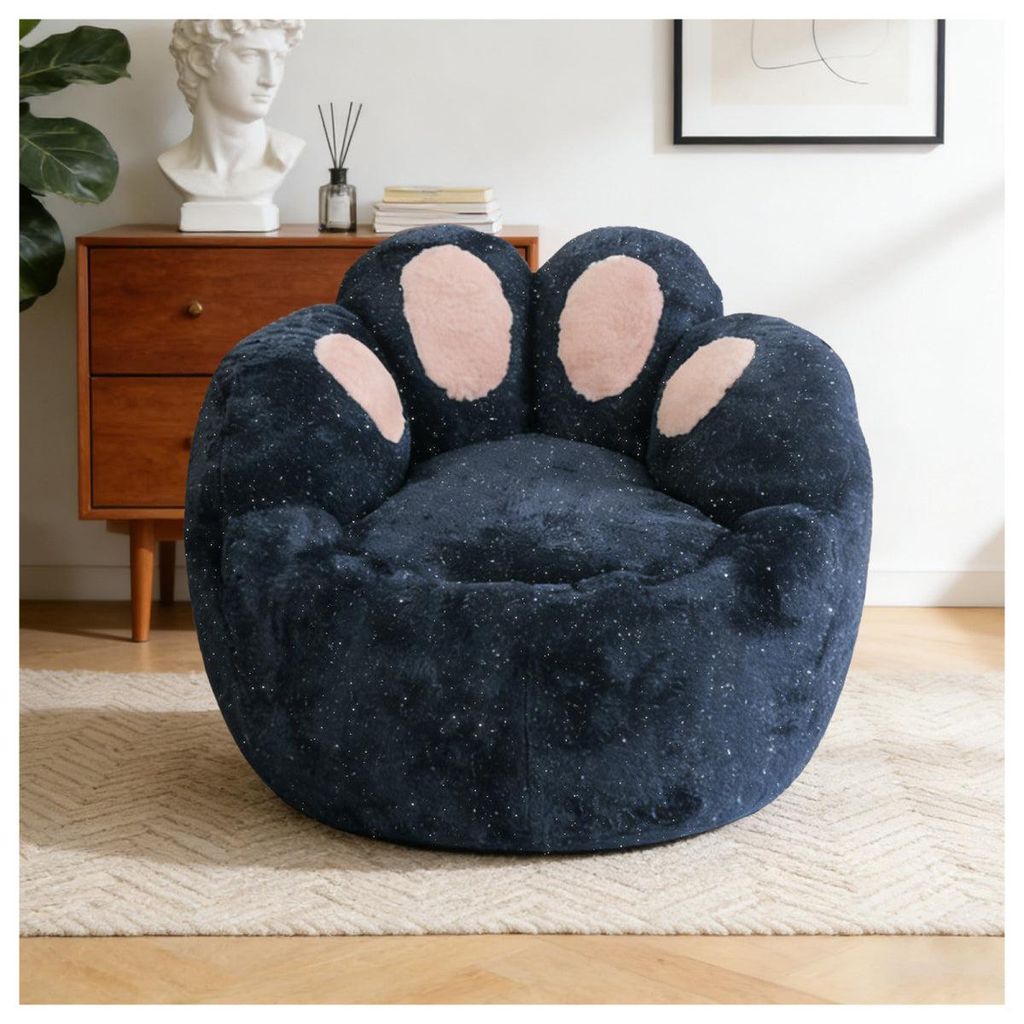 Paw-Inspired Sculptural Lounge Chair with Curved Contour Design for a Playful yet Refined Home Atmosphere On-Site
