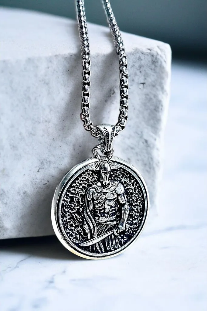 Collier spartiate acier inoxydable inaltérable médaillon haute qualité
