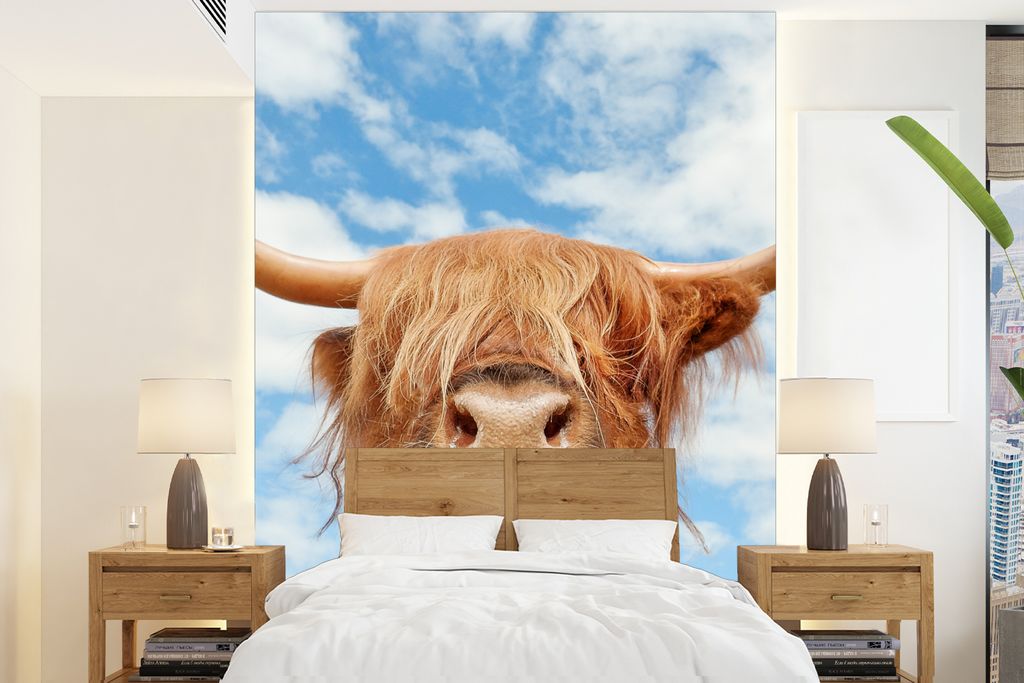 MuchoWow Fototapete für Wohnzimmer oder Schlafzimmer Wandtapete Vinyl Motivtapete Schottischer Highlander - Wolke - Tiere - 175x240 cm - Schlafz...