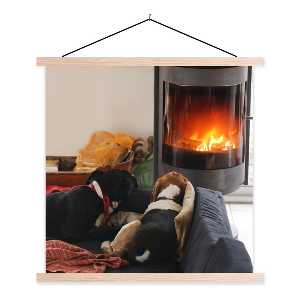 MuchoWow Textilposter Hunde schauen auf einen Kamin 40x40 cm mit holzfarbenen Rahmen - Posterleiste
