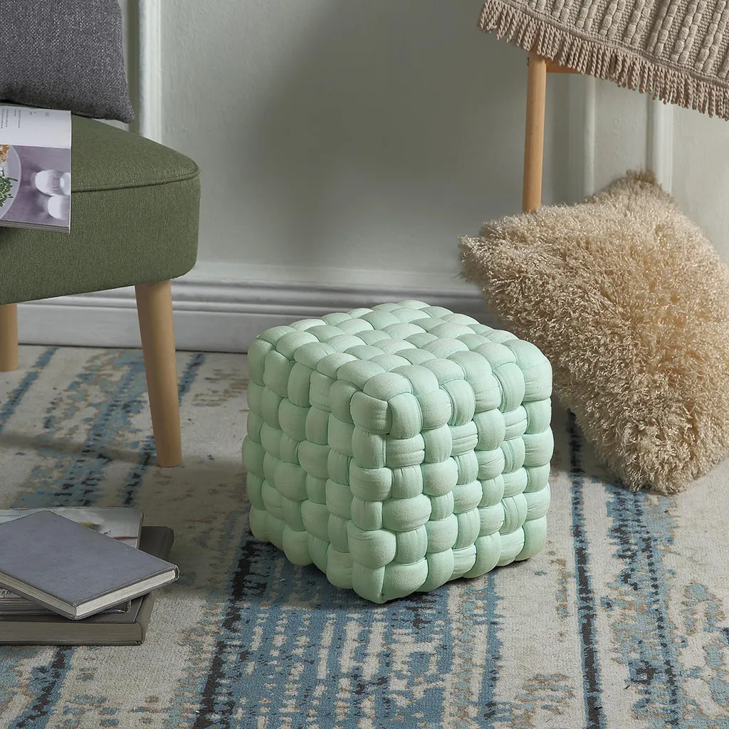 Petit tabouret design vert clair Rubik - Assise moelleuse et compacte