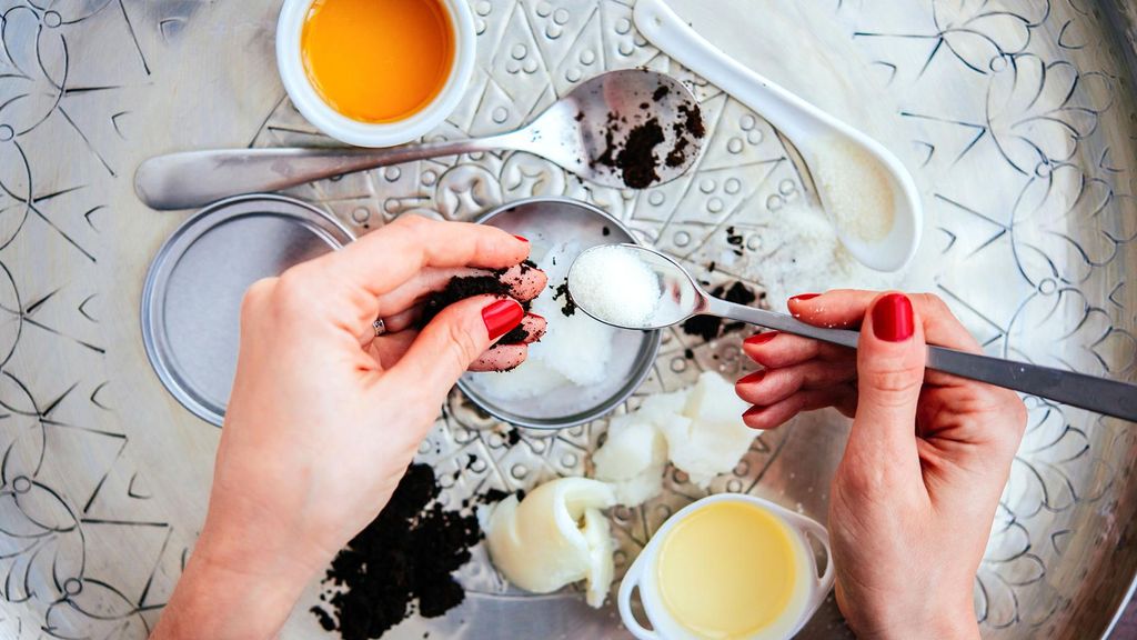 Jochen Schweizer Naturkosmetik Workshop Düsseldorf (Natural Glow); Erlebnis verschenken oder selbst erleben; Gutschein gültig für 1 Person Grup...