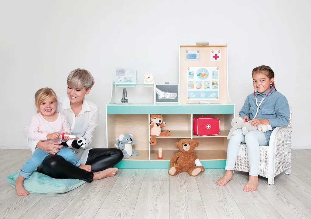 Jeu d'imitation cabinet médical Beleduc en bois avec accessoires - 11