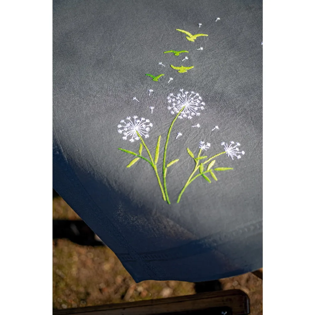 Offerta Kit Vervaco Flower Fluff Tovaglia Ricamo Punto Raso 80x80 - 3
