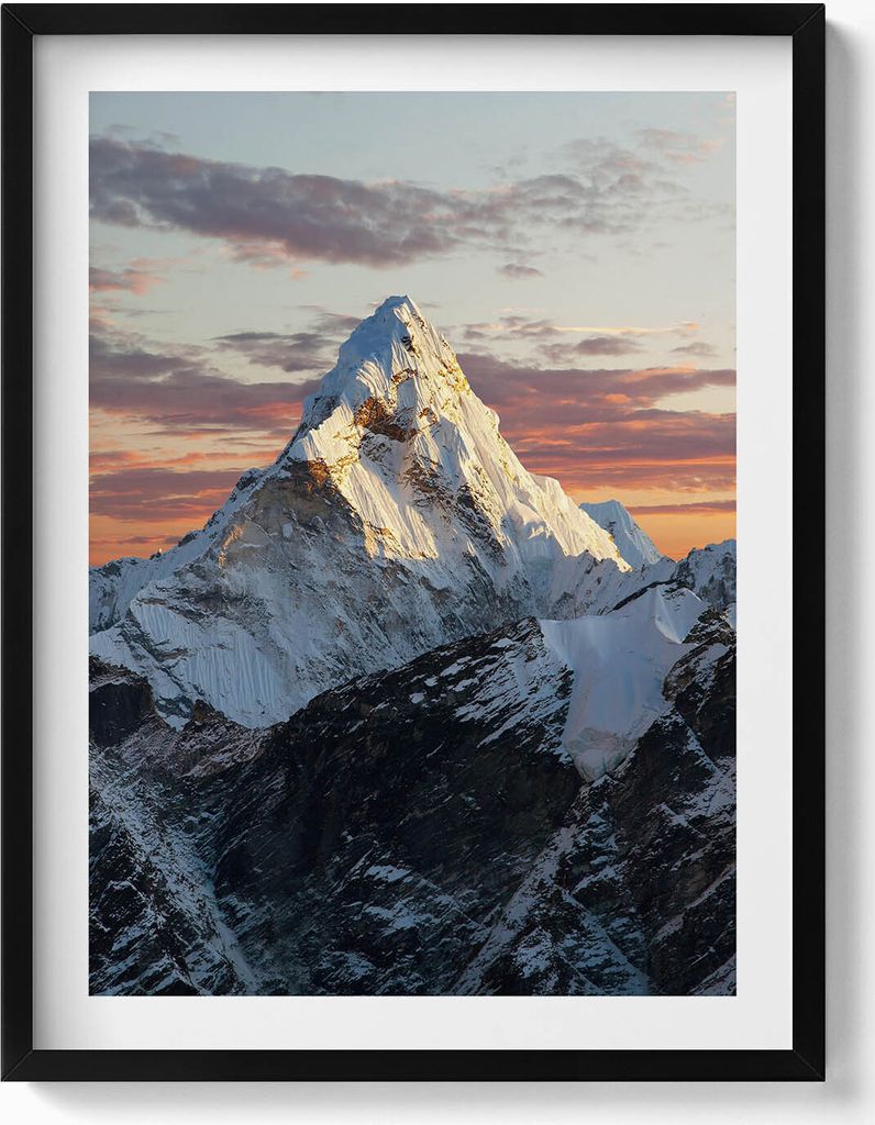 Verschneiter Berggipfel– Wandbild mit Rahmen – Gerahmtes Bild – Wanddekoration – 60x80 cm – Schwarz Rahmen