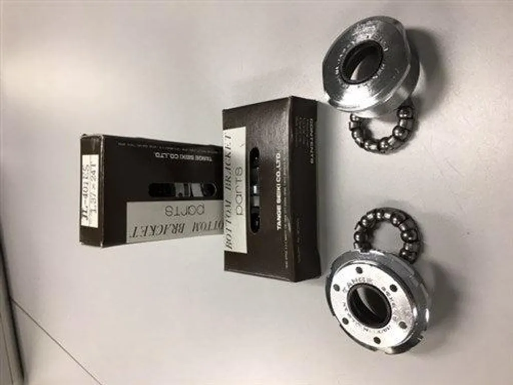 Boîtier de pédalier filetage italien Tange JL401ES axe carré 70mm