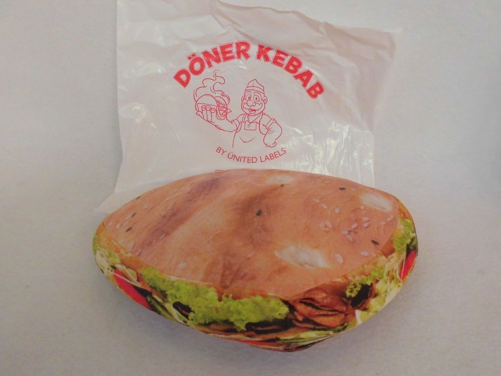 Geschenkgag Döner Kissen Dönerkissen Dekokissen Spaß Gag Produktbild 